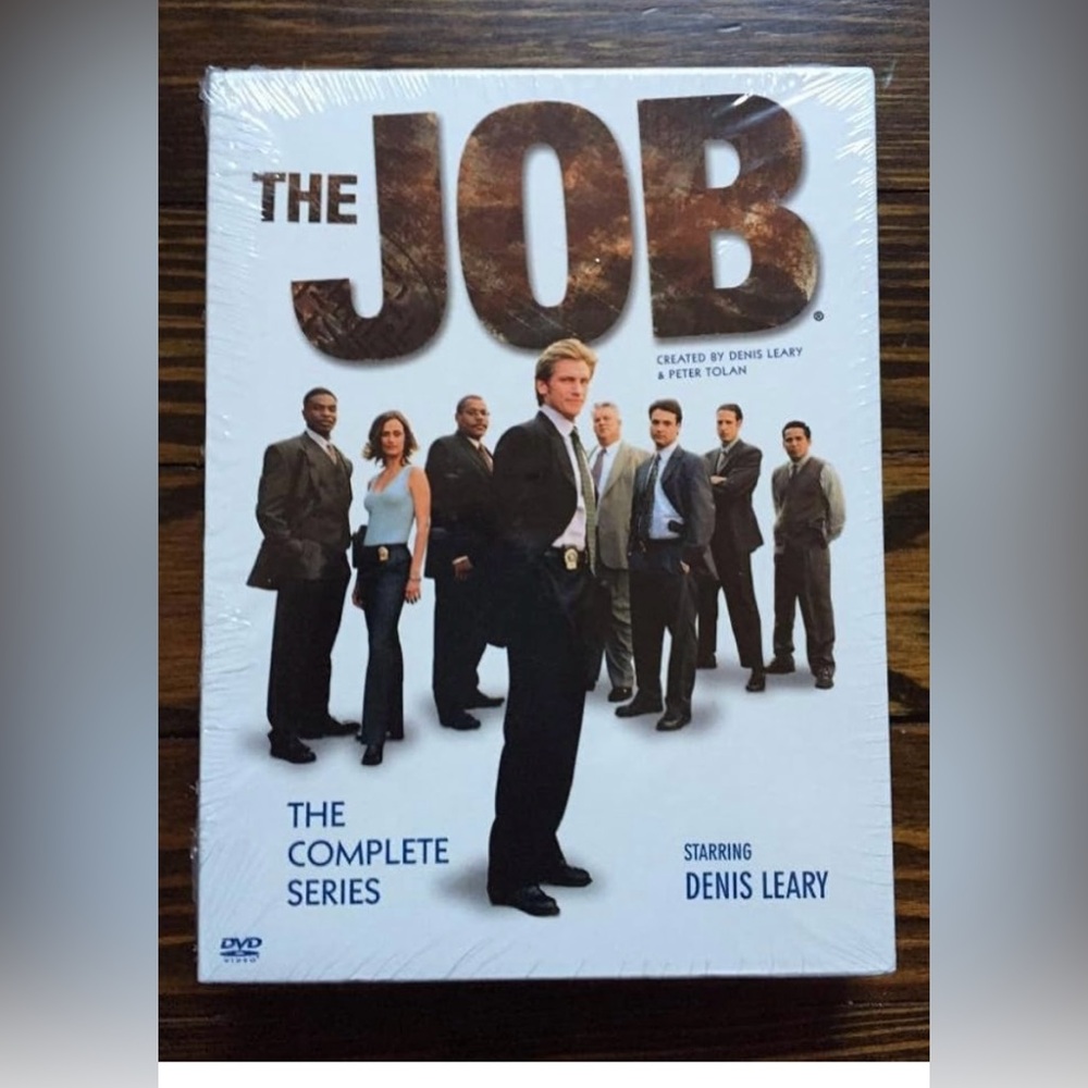 NEW Complete Series “The Job” all 19 Episodes On 4 DVD’S Starring Denis Leary
